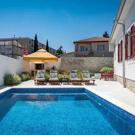 Feriehus Casa Grotta Istriana Mit Neu Pool Near Center In