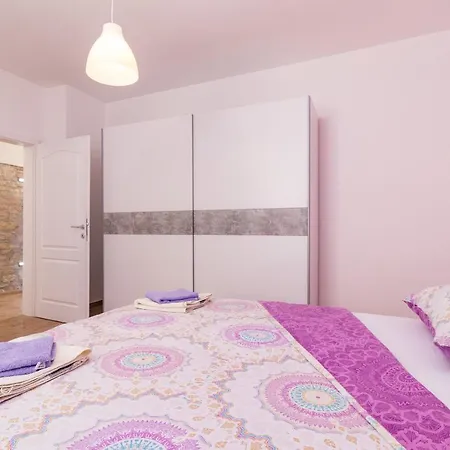 Casa Grotta Istriana Mit Neu Pool Near Center In Σπίτι διακοπών Πούλα