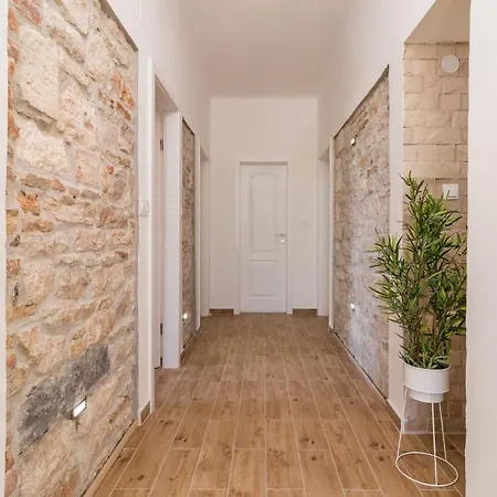 بيت للعطل Casa Grotta Istriana Mit Neu Pool Near Center In